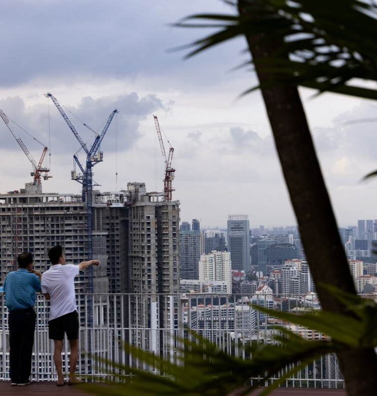 Singapore Posts Fastest Quarterly Growth Since 2021 as Manufacturing Surges