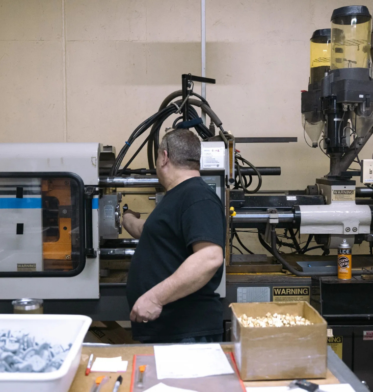 Private Payrolls Rise 41,000 in December as Small Businesses Lead Hiring