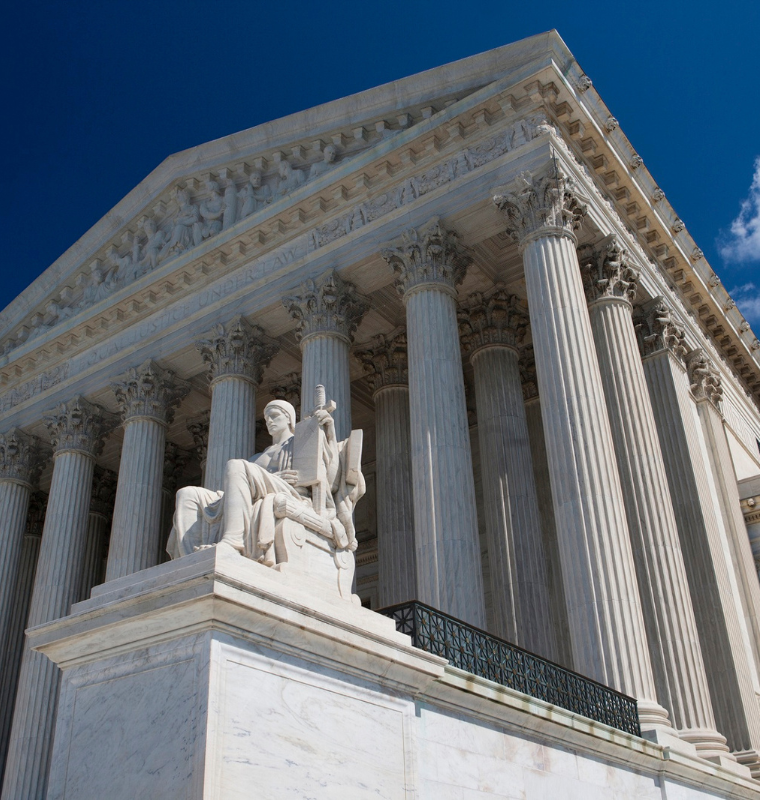 Supreme Court Weighs Trump Tariffs as Markets Brace for a Pivotal Ruling