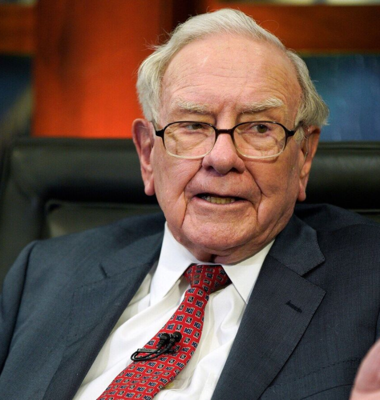 Warren Buffett Searched for a Mega Deal as Berkshire Cash Hoard Hit Record High