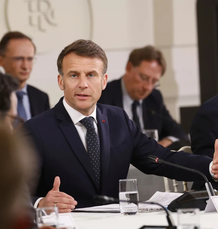 Macron Condemns Trade Intimidation and Calls on U.S. to Roll Back Tariffs