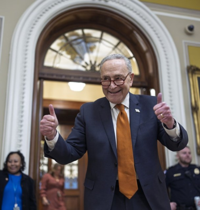 Trump Endorses Bipartisan Senate Funding Plan to Keep Government Running as Shutdown Deadline Nears