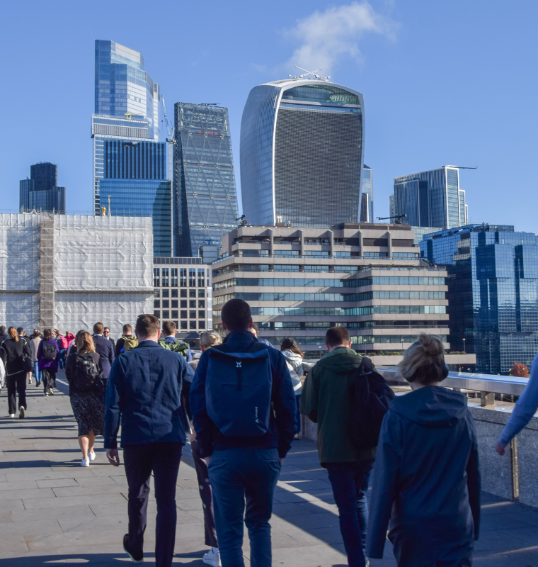 European Markets Poised for Broad Sell-Off as Global Risk Appetite Fades