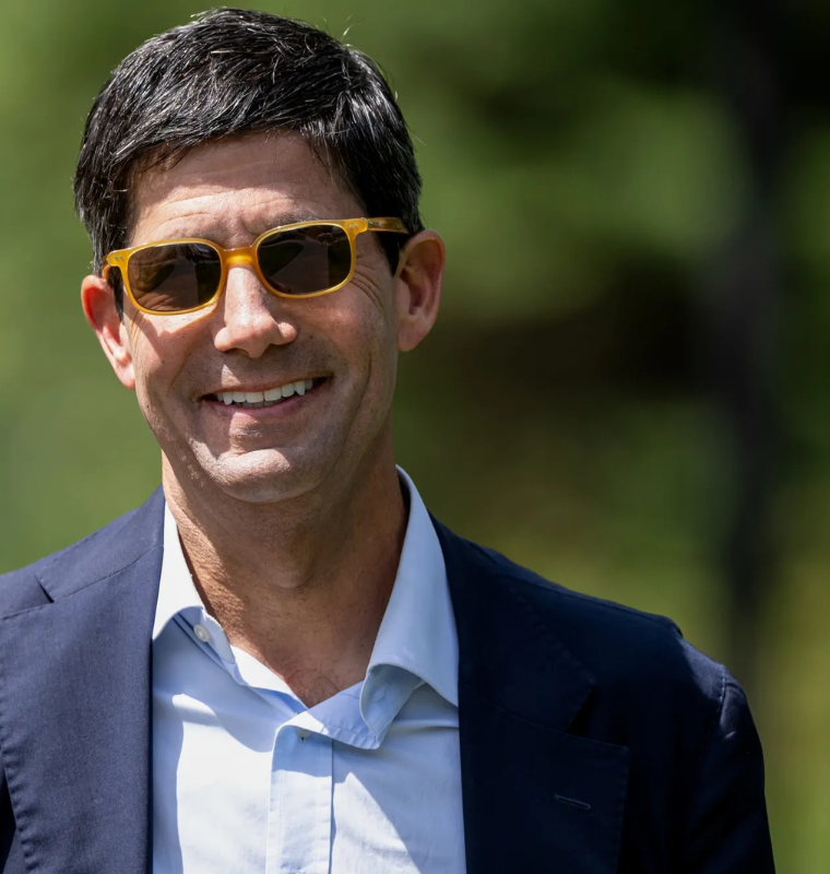 Senate Banking Showdown Puts Fed Nominee Kevin Warsh on Ice