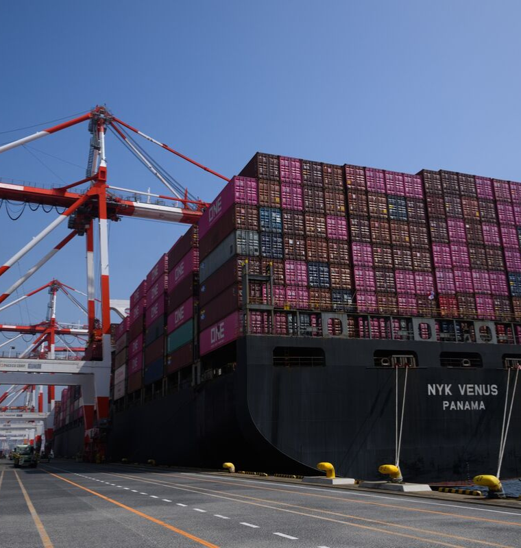 Japan’s Exports Jump to Multi-Year High as China Demand Powers January Trade