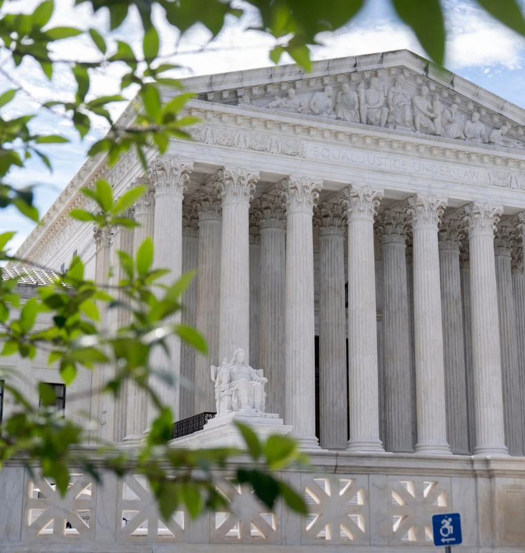 Supreme Court Tariff Ruling Reshapes Apple’s Cost Outlook and Supply Chain Strategy