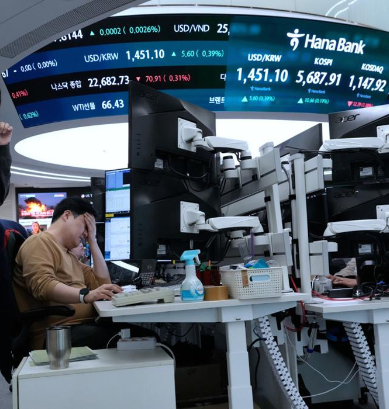 E-Commerce Stocks Surge After Supreme Court Limits Trump Tariff Powers