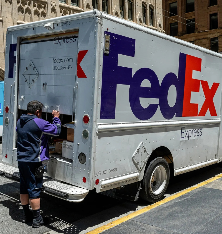 FedEx Launches Legal Battle to Recover Tariff Payments After Landmark Court Decision