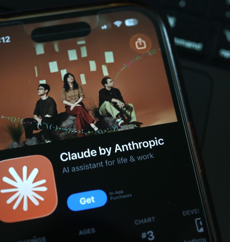 Claude Tops Apple’s Free App Charts as Government Dispute Puts Anthropic in the Spotlight
