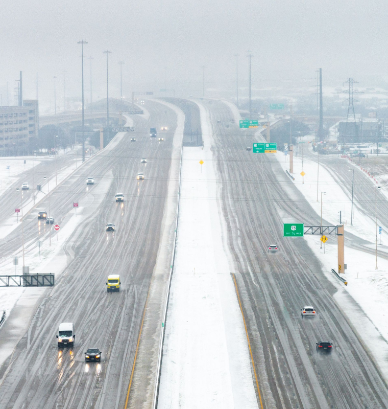 Severe Winter Storms Disrupt Gap’s Holiday Quarter as Hundreds of Stores Temporarily Shut Down