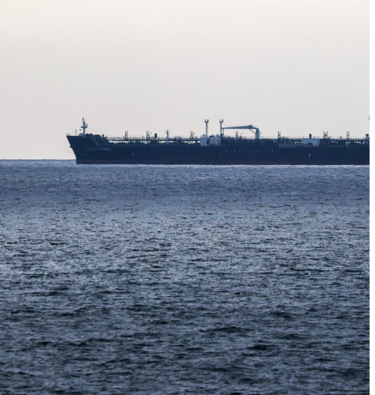 U.S. Temporarily Clears Stranded Russian Oil Shipments to Ease Global Supply Pressures