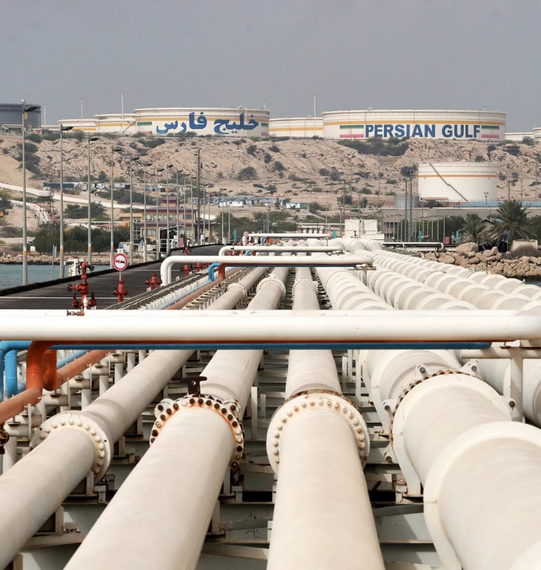 Oil Prices Retreat as U.S. Signals Potential Release of Iranian Crude Supplies