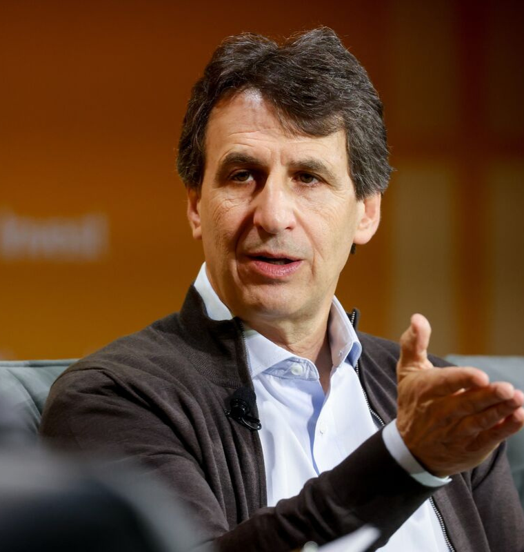 Apollo Limits Investor Withdrawals to 45% as Redemption Pressure Mounts in $15 Billion Credit Fund