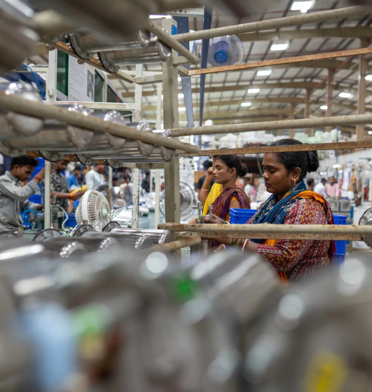 India’s Business Activity Growth Hits Multi-Year Low as Global Tensions Weigh on Demand