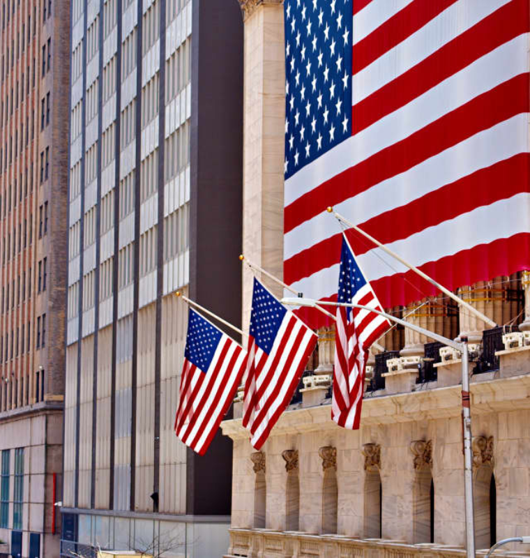 Wall Street Banks Eye Comeback as Cracks Emerge in Private Credit Boom