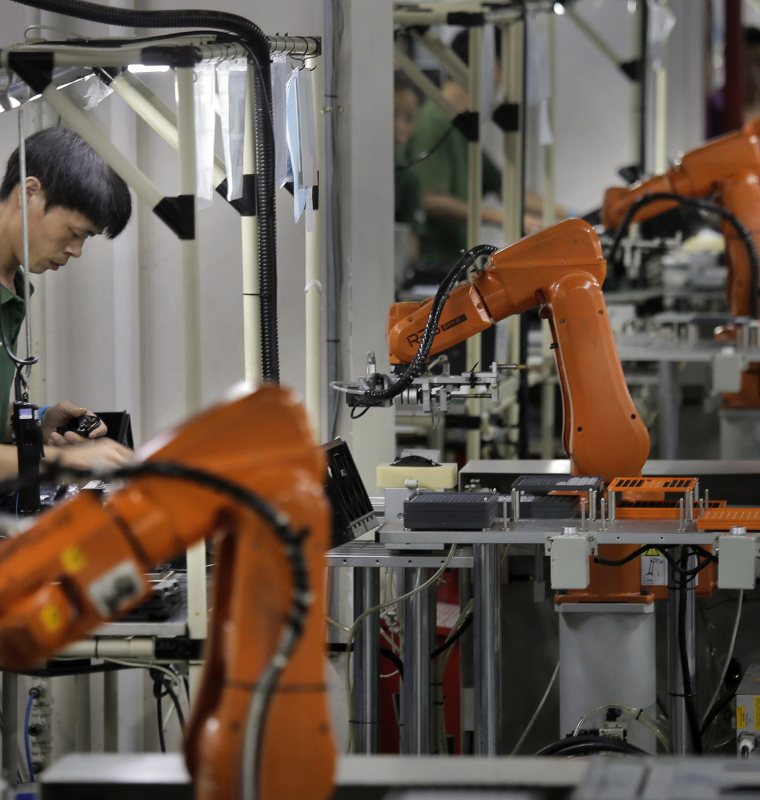 China’s Manufacturing Rebounds Strongly, Posting Fastest Growth in 12 Months