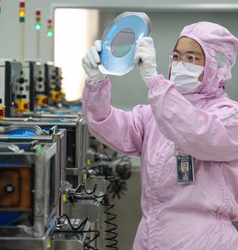 China’s Chip Champions Surge as AI Demand and U.S. Curbs Reshape the Industry