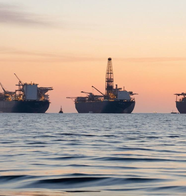 Brent Spot Oil Surges Past $120 as Supply Crisis Deepens Despite Iran Ceasefire