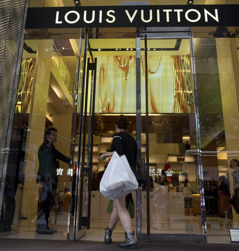 LVMH Sales Disappoint as Luxury Comeback Loses Momentum Amid Global Tensions
