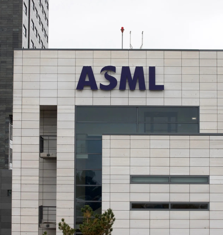 ASML Lifts 2026 Outlook as AI Chip Boom Accelerates Global Semiconductor Demand
