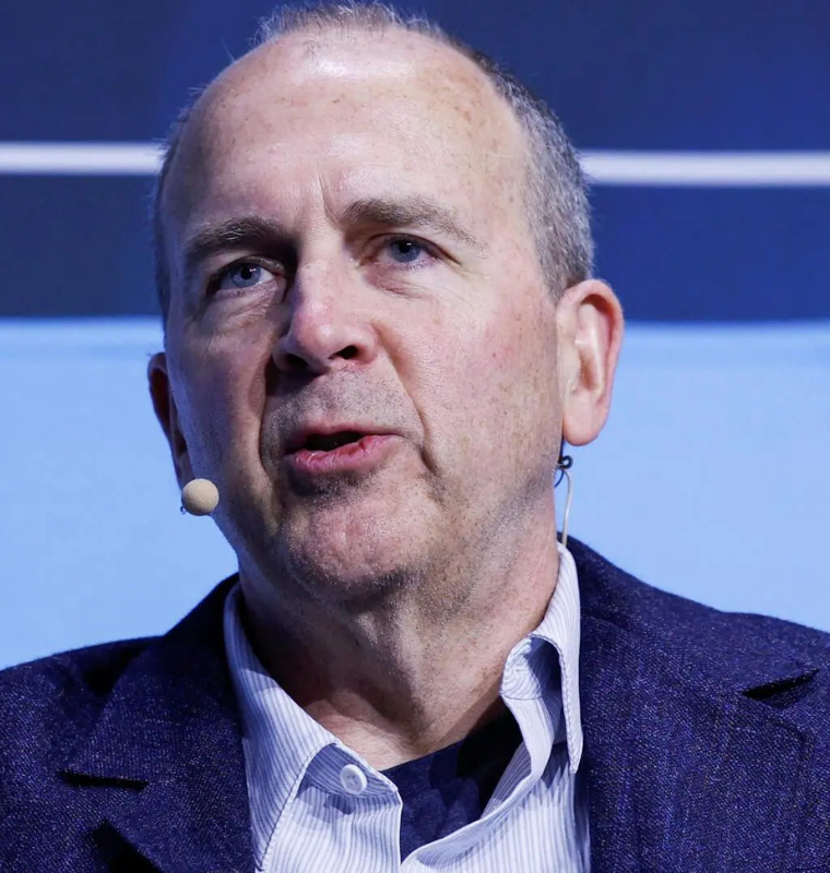 Ford Reshuffles Leadership as EV Chief Exits Amid Major Transformation Push