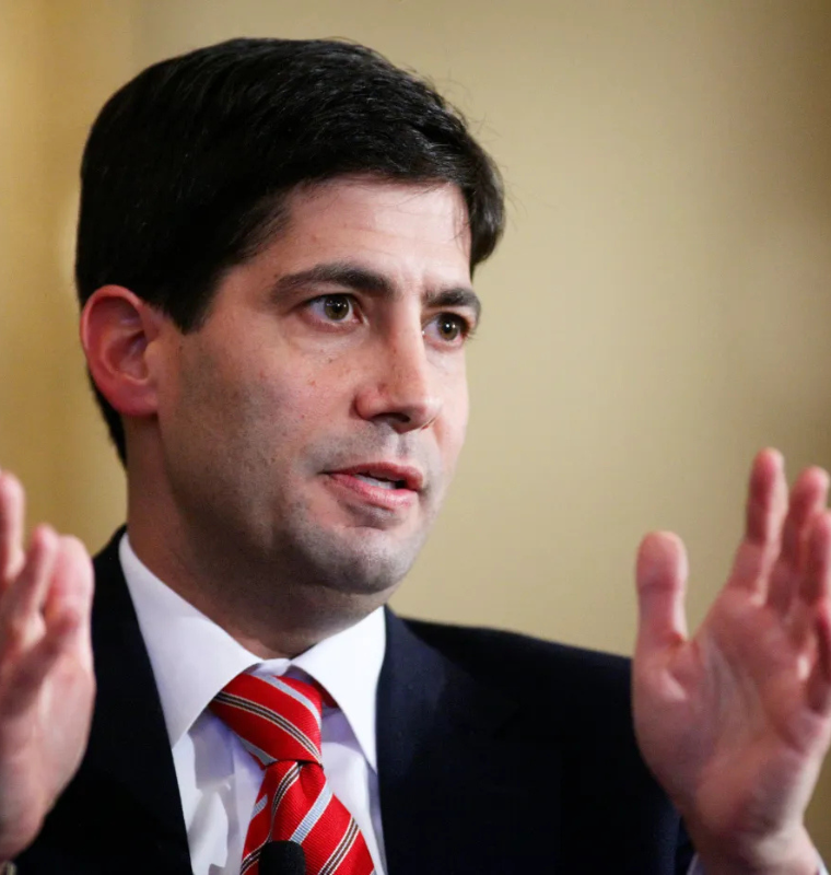 Kevin Warsh’s Fed Bid Faces Scrutiny Over Wealth Transparency and Ethics Concerns