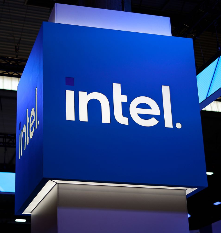 Intel Shares Surge 20% After Strong Earnings Beat Signals Long-Awaited Turnaround