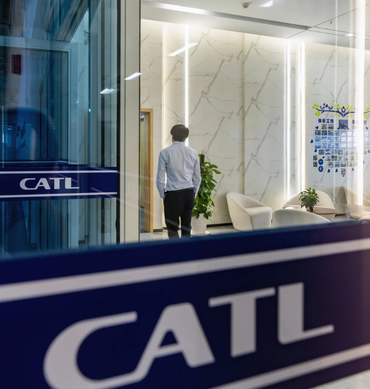 CATL Shares Slide After $5 Billion Fundraising Move Sparks Market Reaction