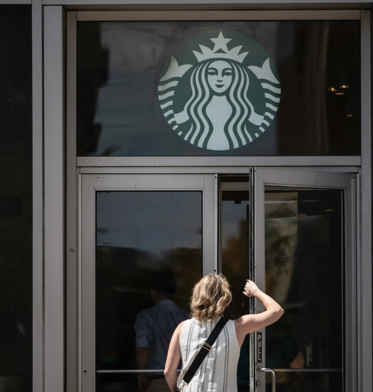 Starbucks Boosts Full-Year Forecast as Turnaround Gains Momentum Despite Rising Fuel Costs
