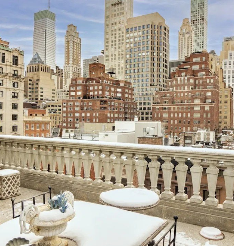 Manhattan Luxury Real Estate Market Defies New Tax Fears as Ultra-Wealthy Buyers Keep Spending
