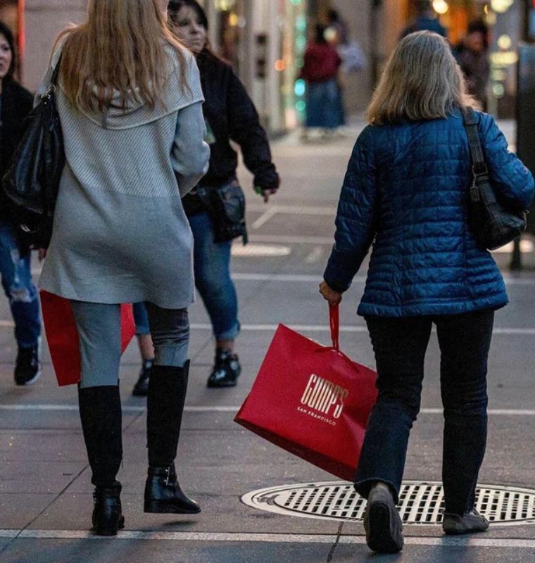 Consumer Confidence Falls to New Low as Rising Energy Costs Deepen Inflation Concerns