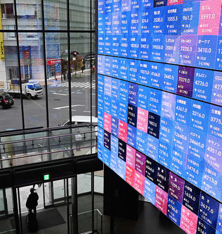 Asian Stocks Climb as Japan’s Nikkei Reaches New Peak Despite Rising Middle East Tensions