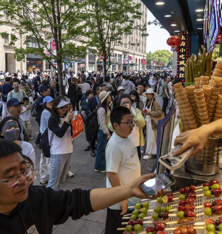 China’s Economic Recovery Loses Momentum as Consumer Spending Contracts and Investment Weakens