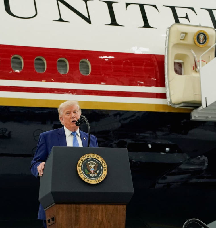 Trump Unveils New Presidential Aircraft Converted From Qatar Jet as Interim Air Force One Takes Shape