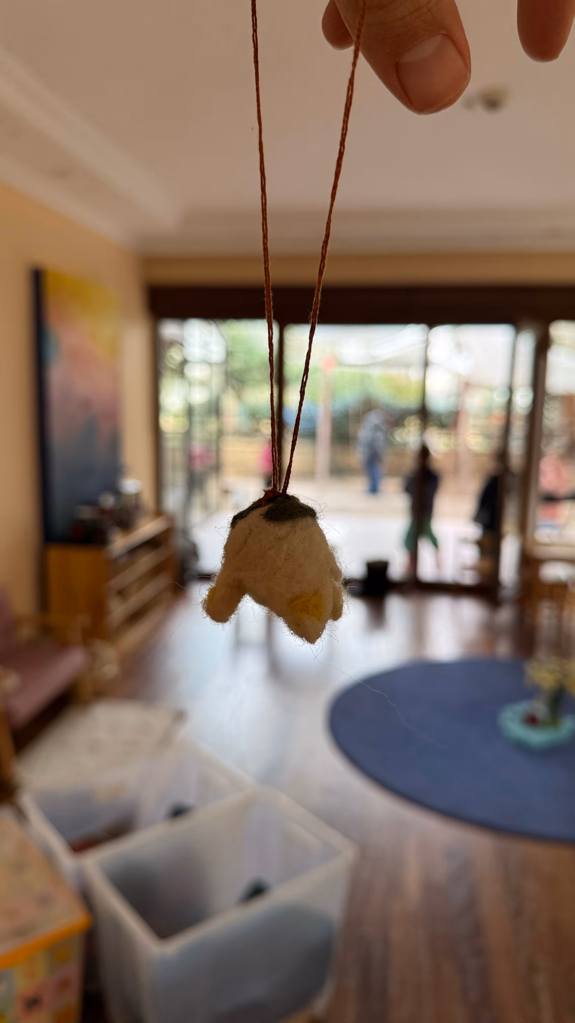 el yapimi keçe kolye