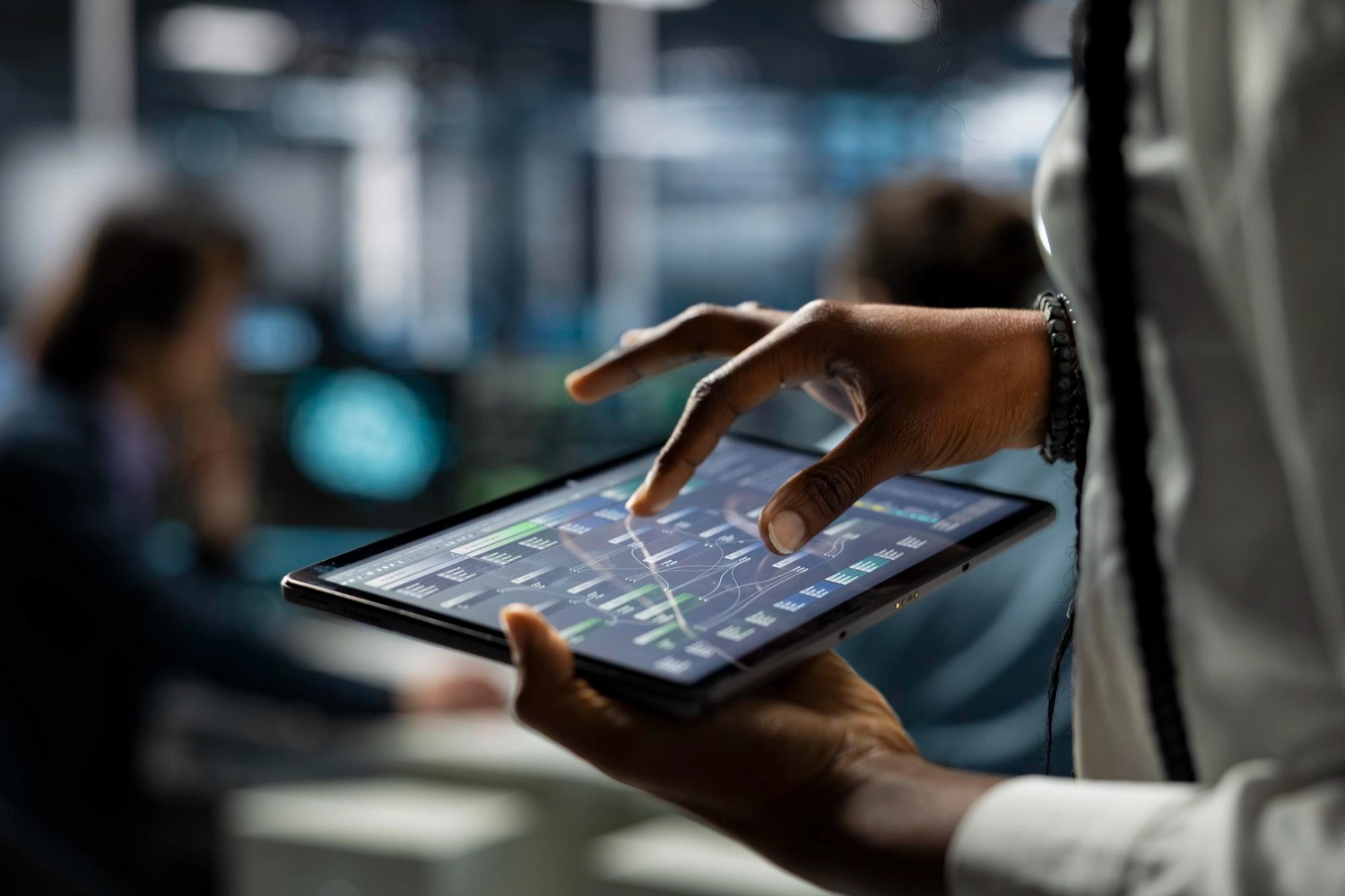 Dijital Enerji Yönetiminde Sürdürülebilirlik: Atık, Enerji Kaynakları ve Karbon Performansı