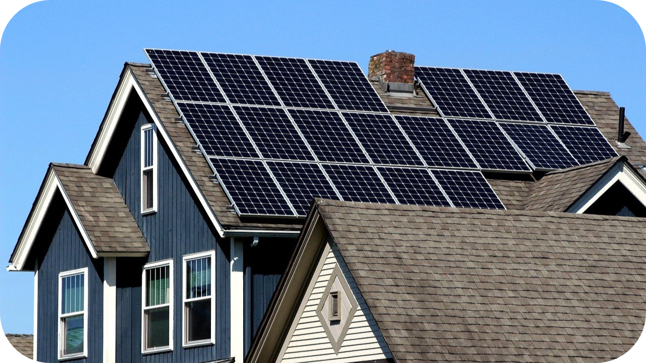 Residential home with rooftop solar panels, showcasing energy-efficient smart home solutions for sustainable modern living.