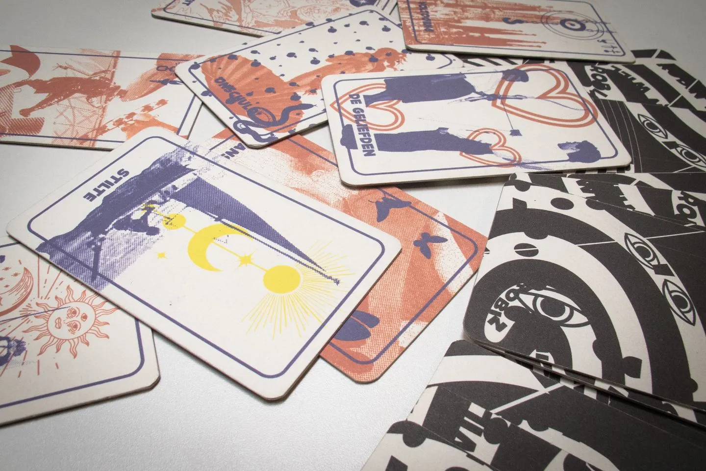 Kleurrijke handgemaakte tarot kaarten