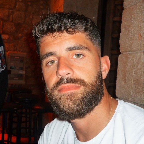 Deniz Hughes