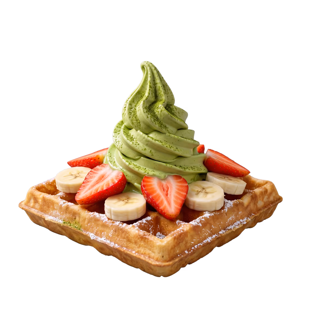 Waffel mit frischem Obst und Matcha-Softeis serviert
