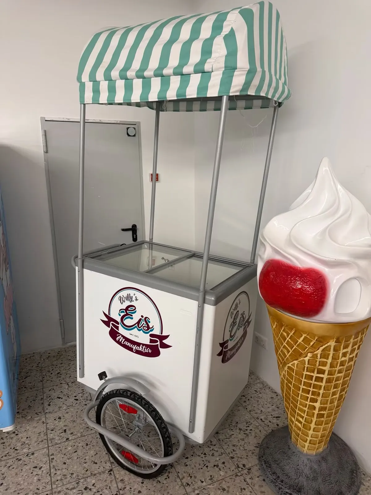 Eiscarretto / Eisverkaufswagen