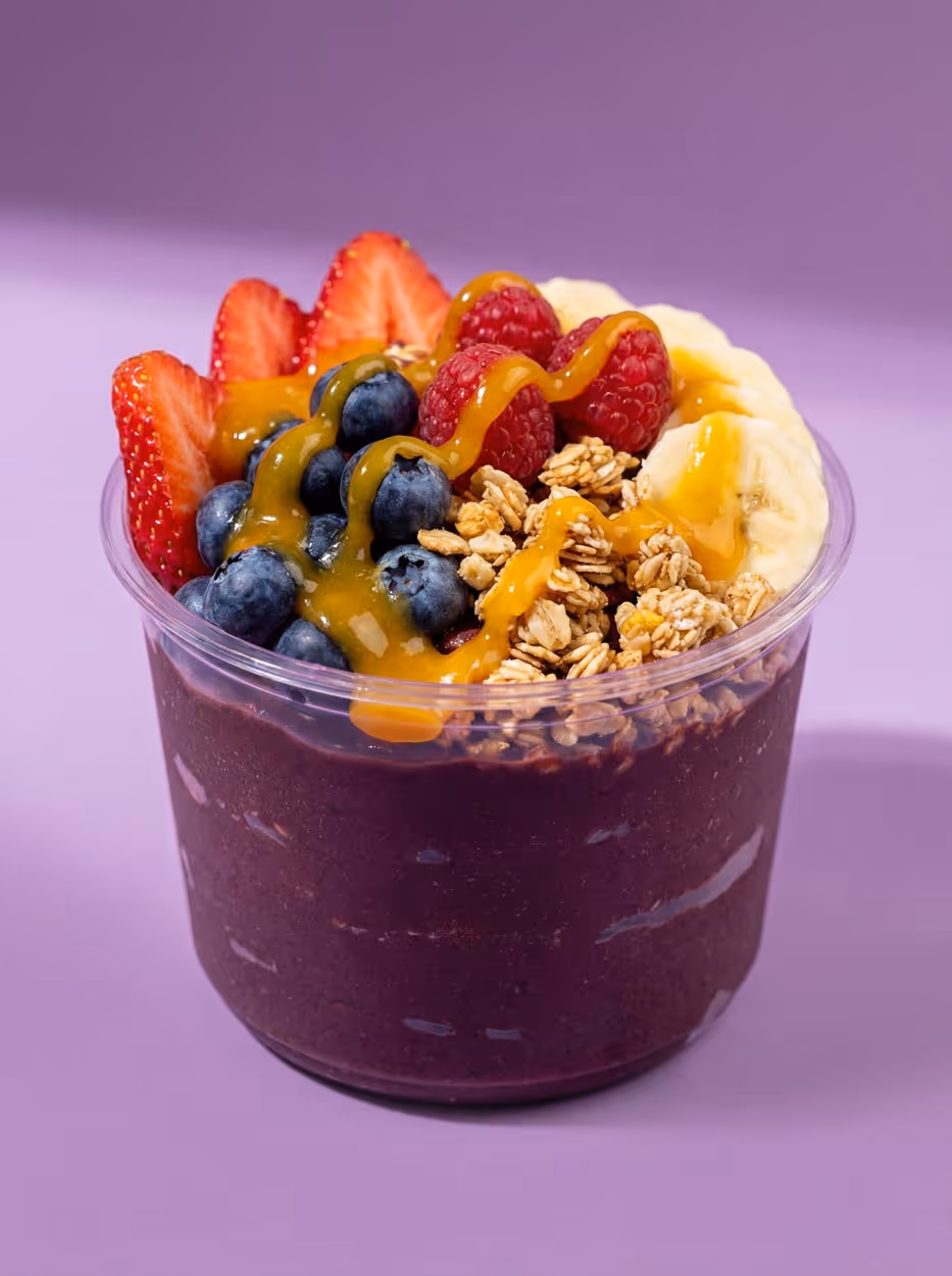 Açaí bowl with fruit and granola as an example of a café offering