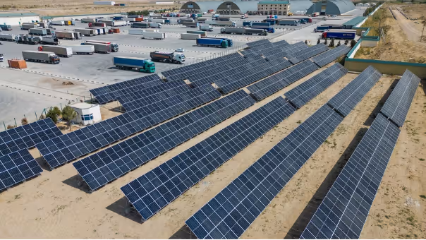 Ein Bild, das draußen, Solarenergie, Gelände, Solarpanel enthält.KI-generierte Inhalte können fehlerhaft sein.