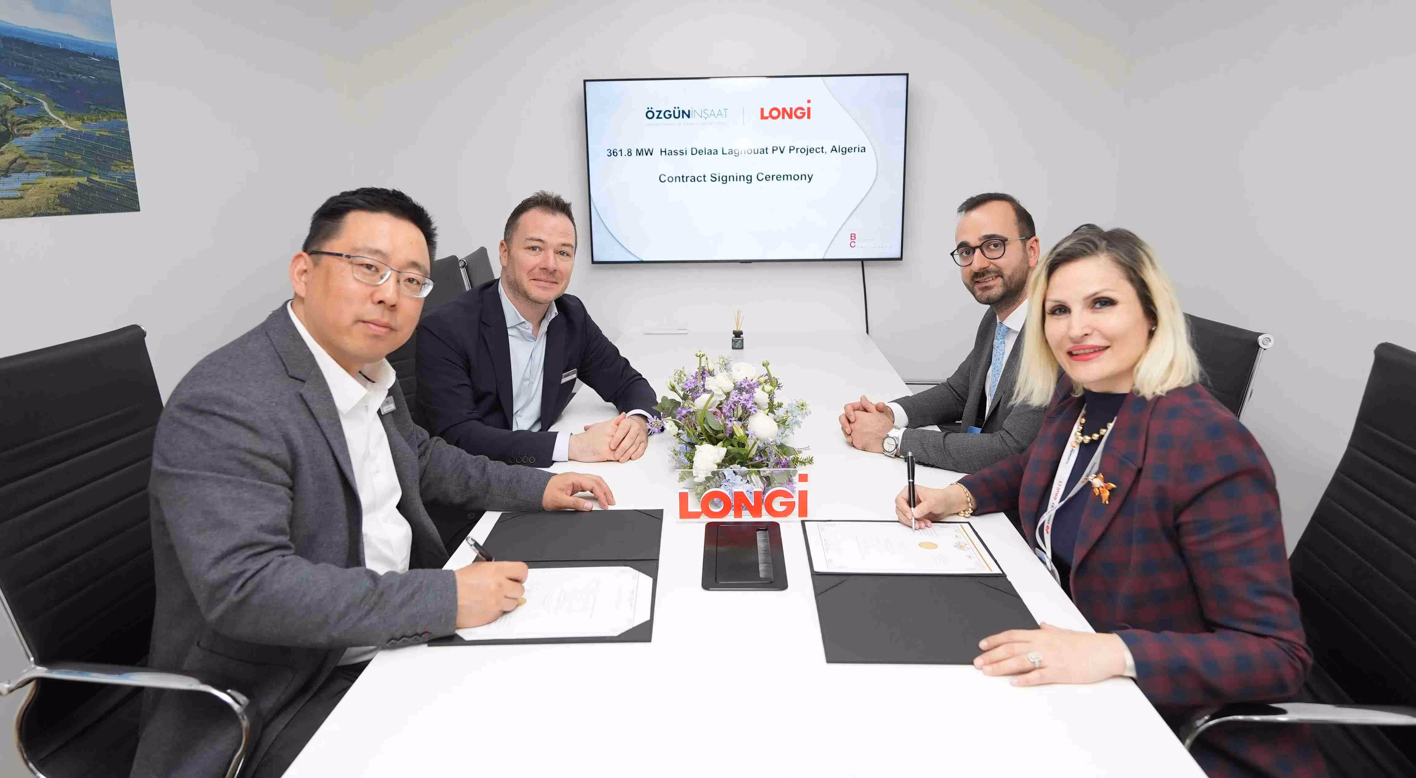 LONGi fornisce moduli Hi-MO 7 per un importante progetto solare da 362 MW in Algeria