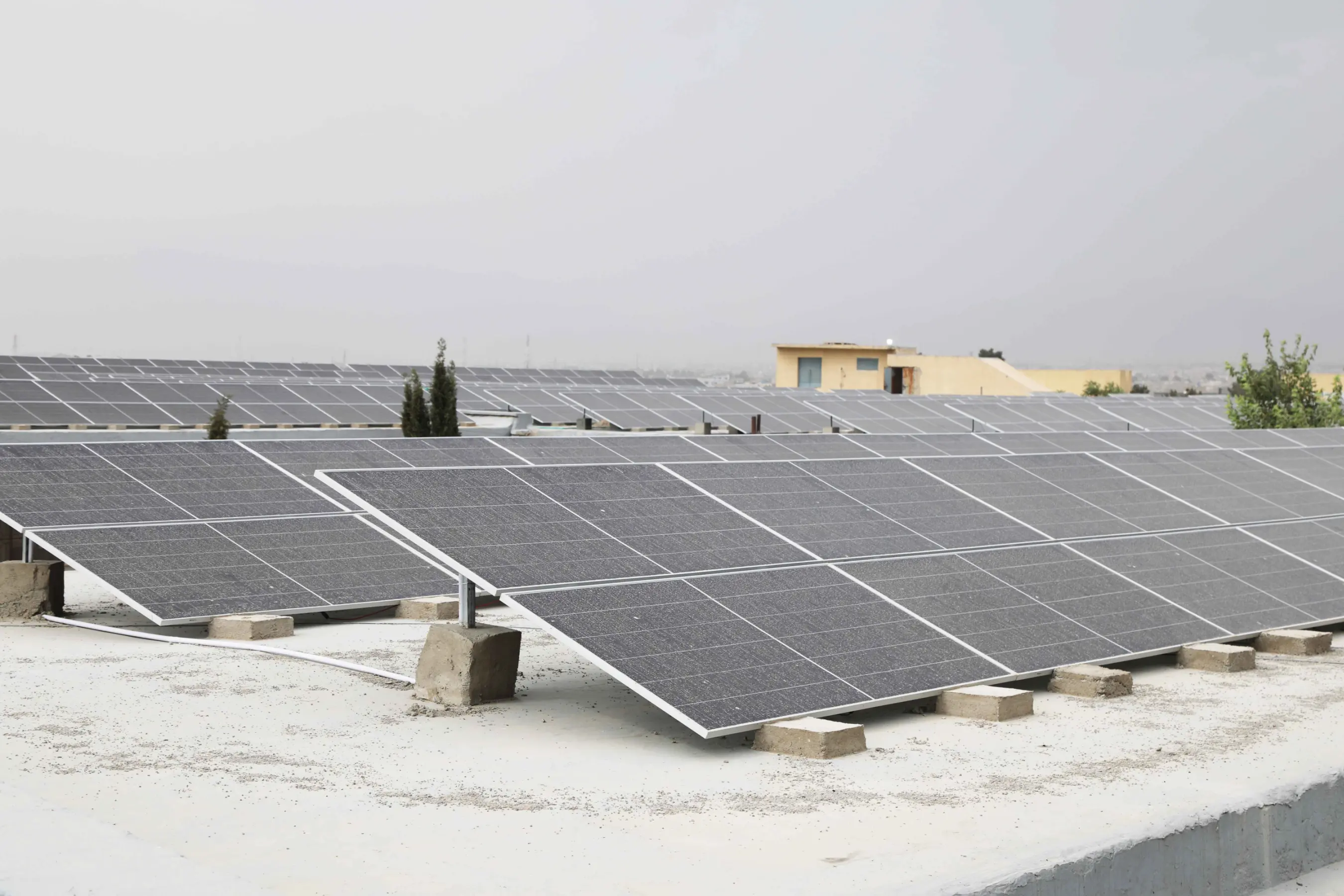 LONGi e UNHCR forniscono un sistema di energia solare che soddisfa il fabbisogno energetico completo del Bolan Medical Complex in Balochistan