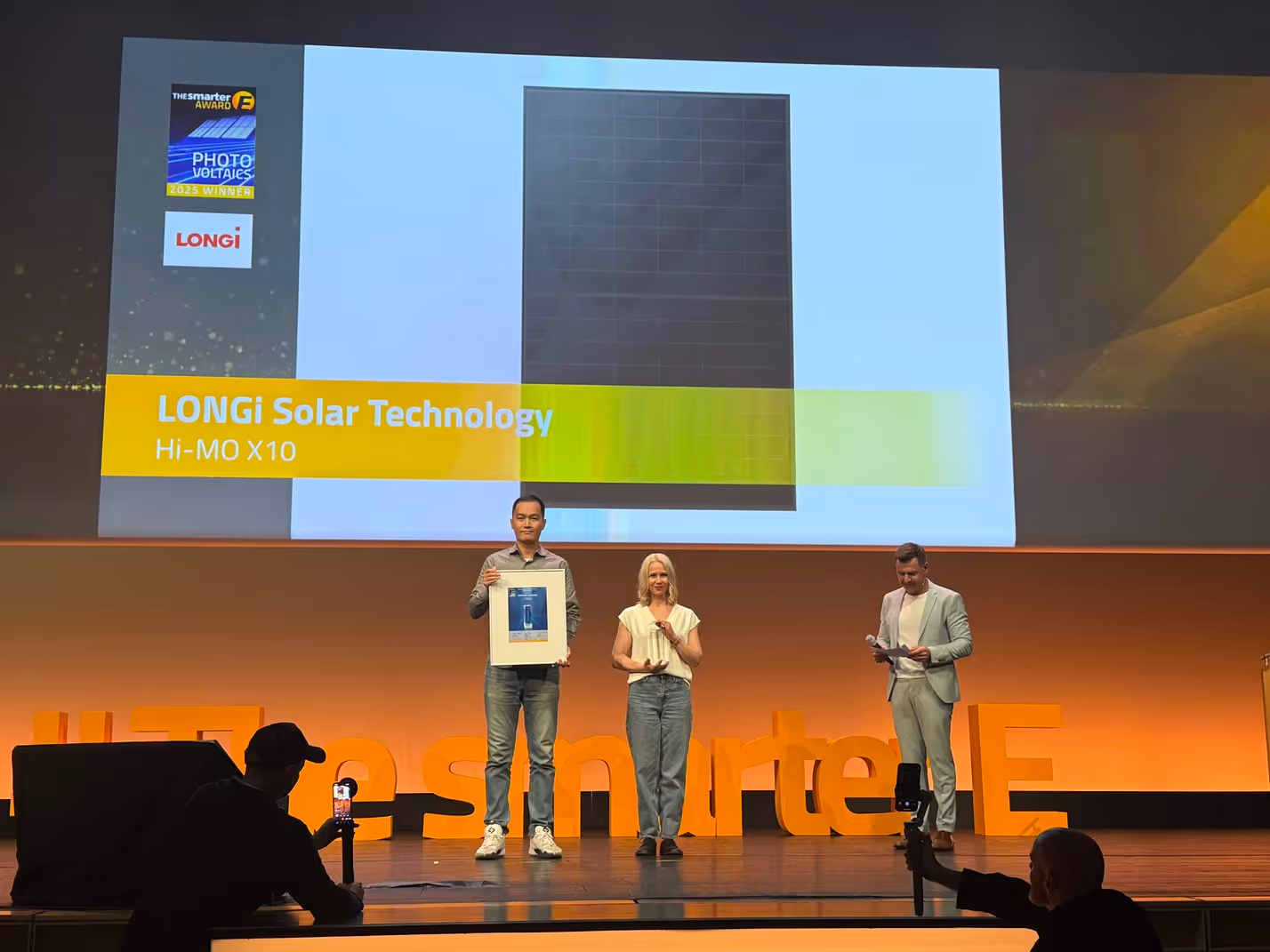 LONGi Solar Wins Smarter E AWARD 2025 in Photovoltaics Category for Hi-MO X10 Back Contact Module