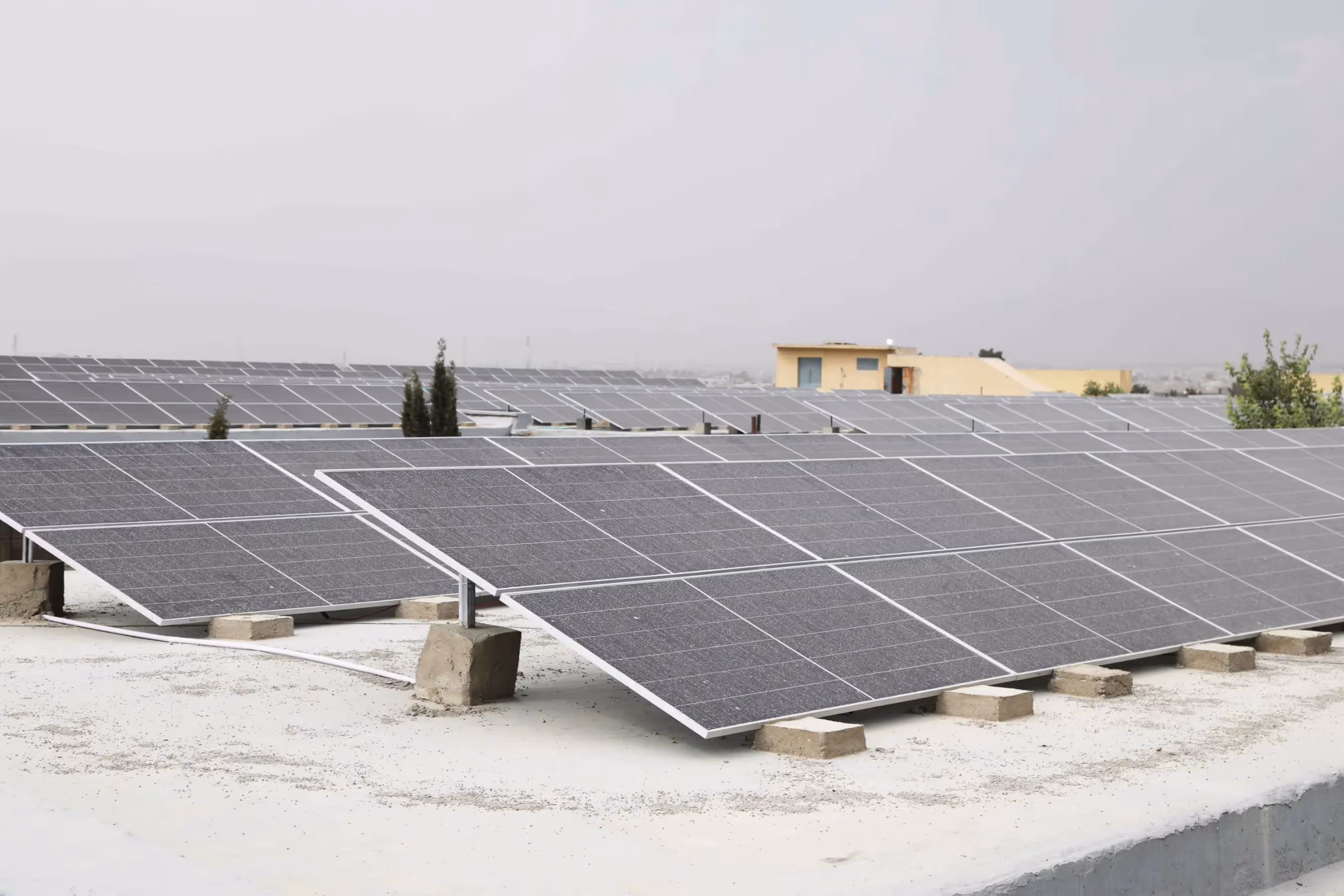 LONGi and UNHCR provide solar energy system meeting complete power needs of Bolan Medical Complex in Balochistan