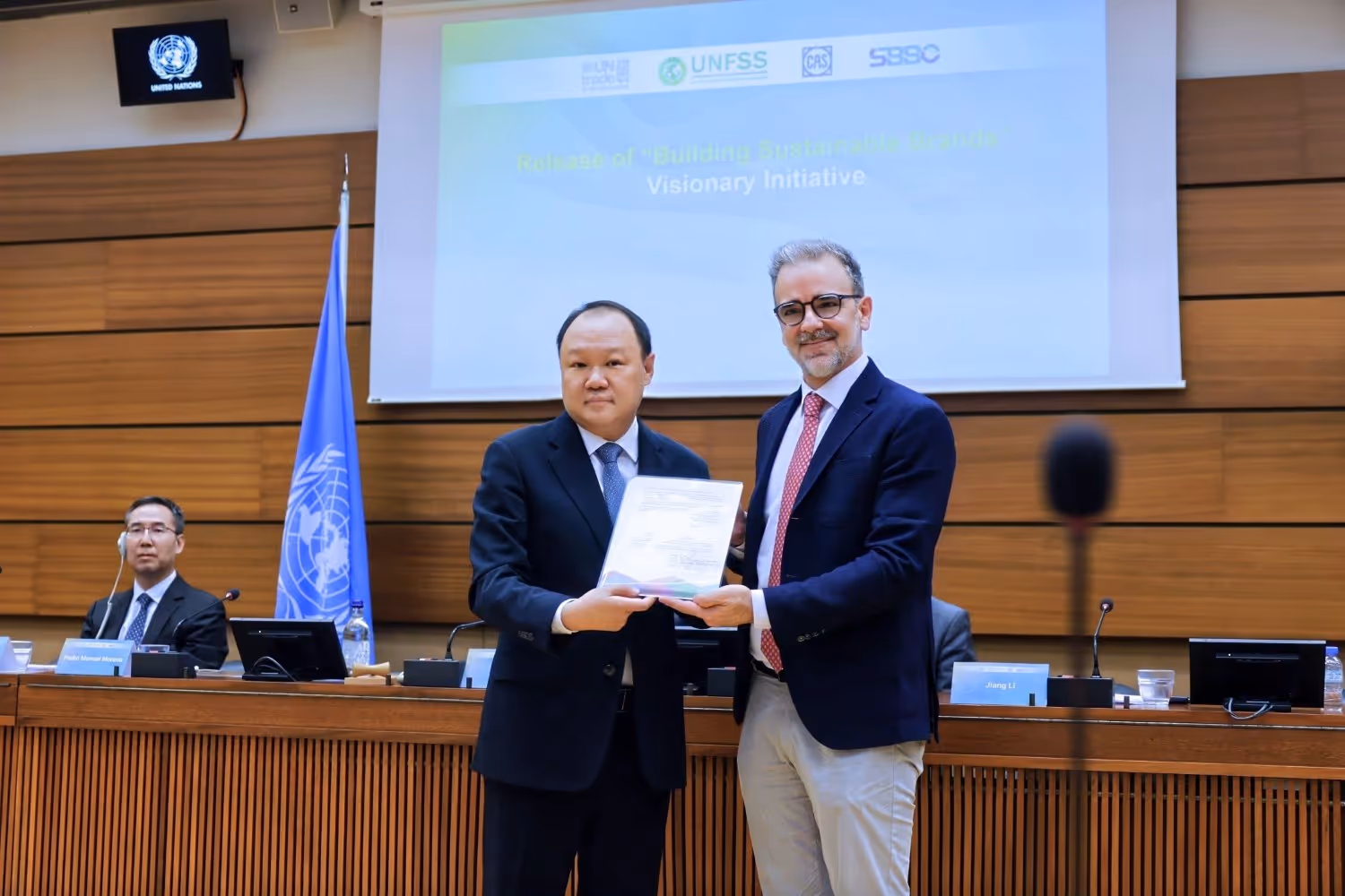 LONGi ondertekent Vision Initiative on Sustainable Brands op het UNCTAD-forum in Genève om wereldwijde duurzaamheidsdoelstellingen te bevorderen