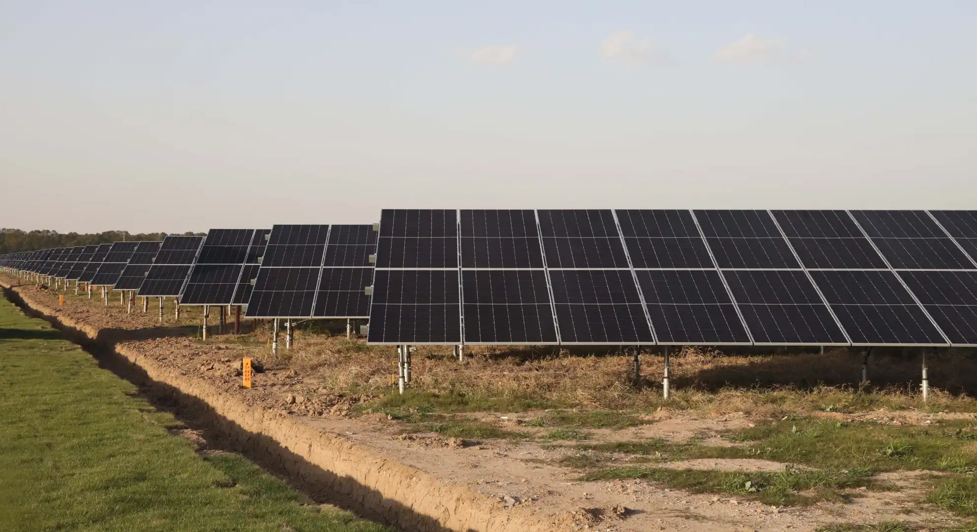 LONGi introduces TÜV-verified anti-glare module with AAA classification and 0.9% reflectivity for approval-sensitive solar projects