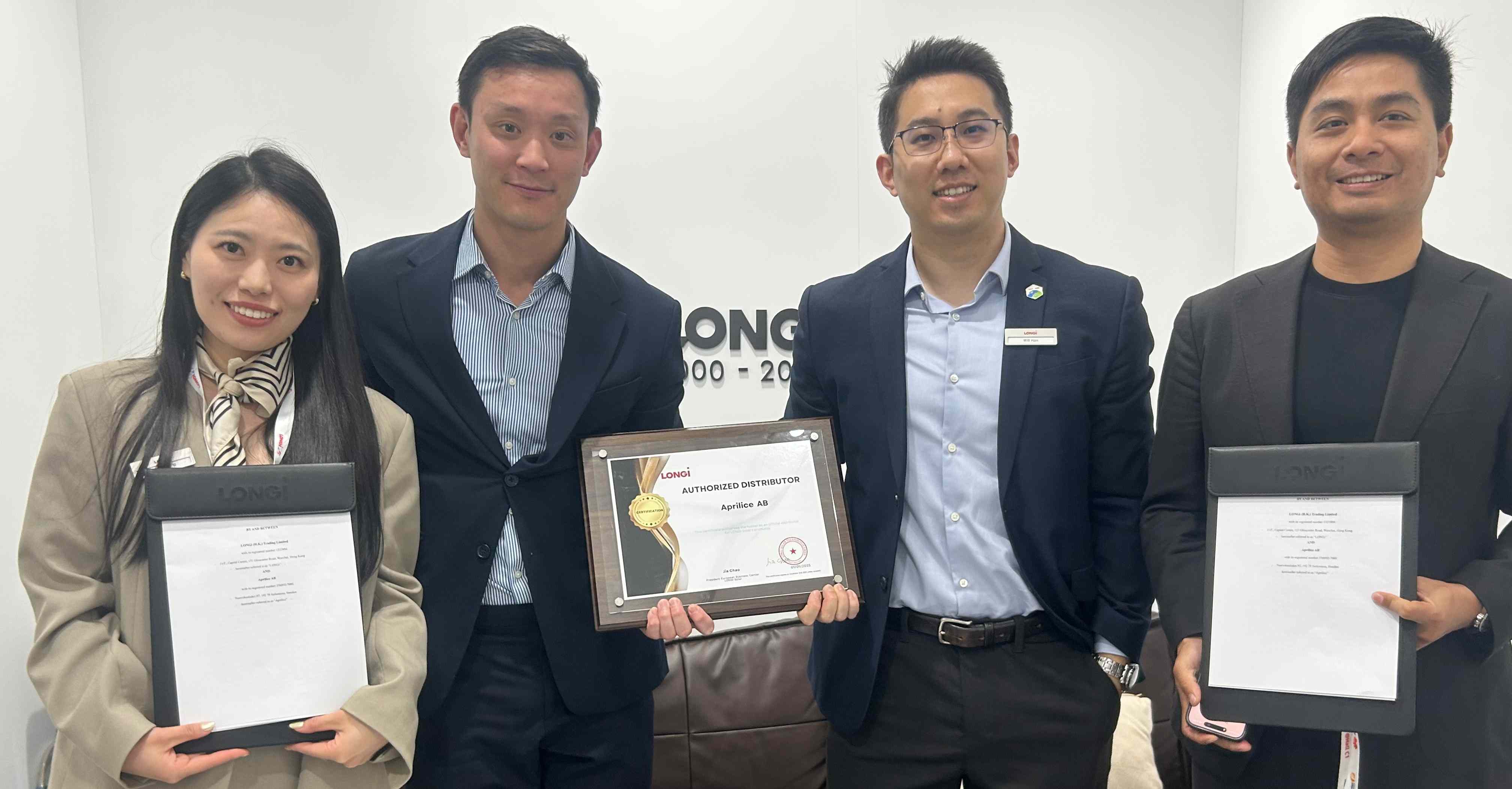from left: Camille Huang, Key Account Manager of Aprilice, Jing-Wei Cheng, CEO of Aprilice, Will Han, General Manager of LONGi Nordics, UK & Ireland, Yang Yang, Founder of Aprilice